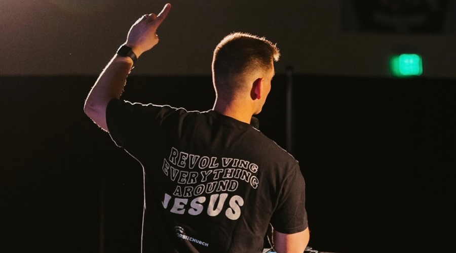 orbit-church-point Orbit Church pastor pointing up
