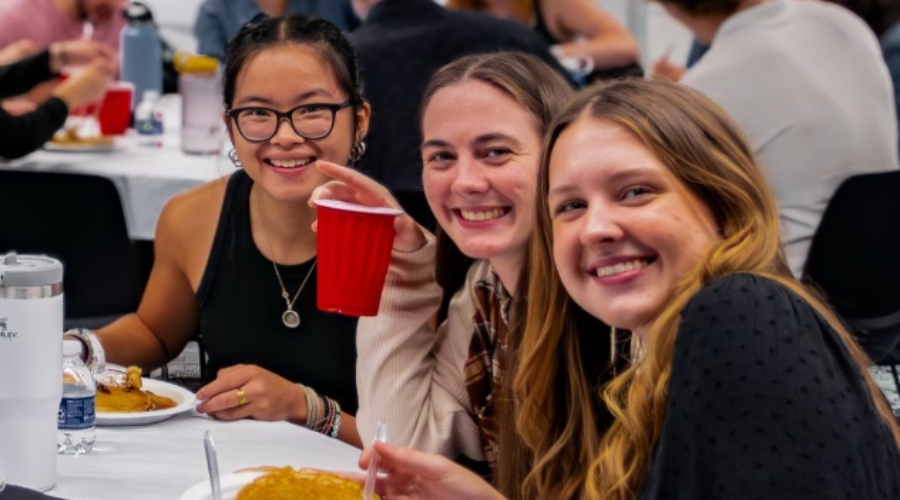 the-avenue-pancakes-900x500 avenue-church-girls-pancake-breakfast